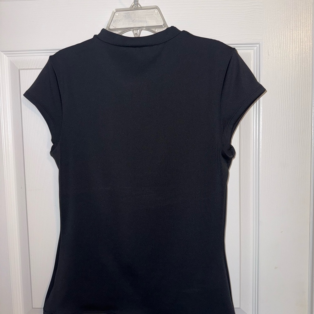 Elegant Black Short Sleeve Women's Tee - Picture 3 of 3